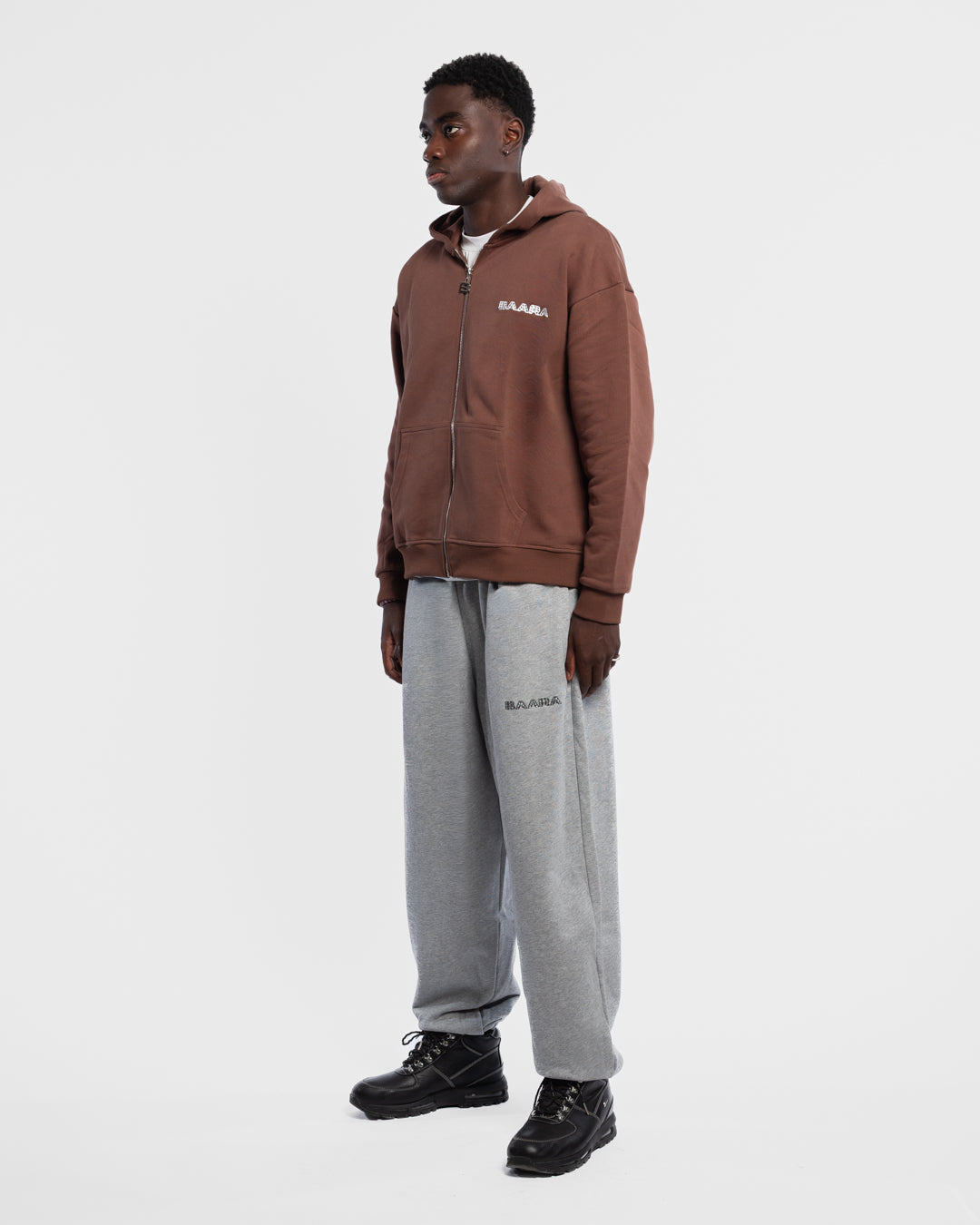 BAARA FW25 - GREY RHINESTONE SWEATPANTS