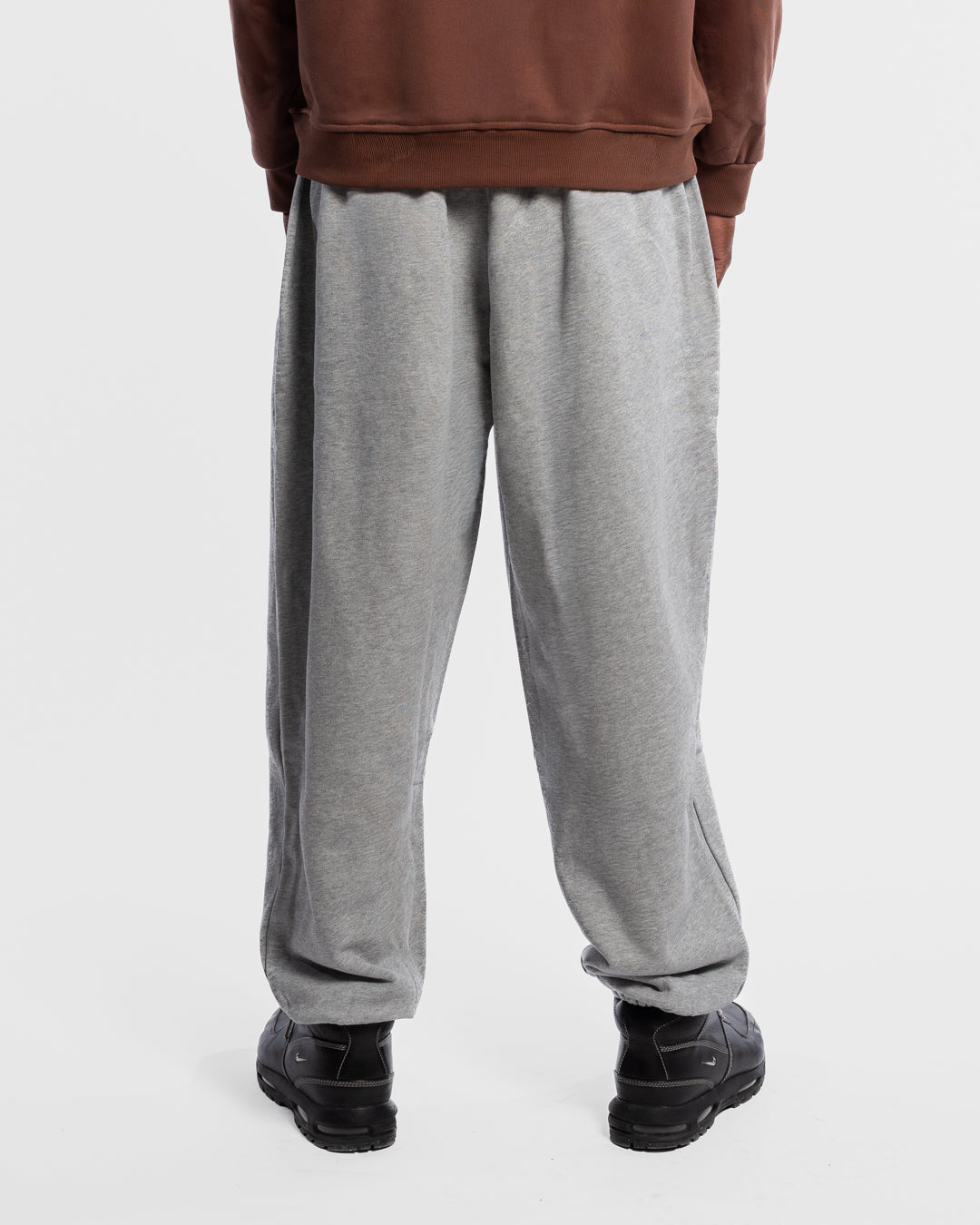 BAARA FW25 - GREY RHINESTONE SWEATPANTS