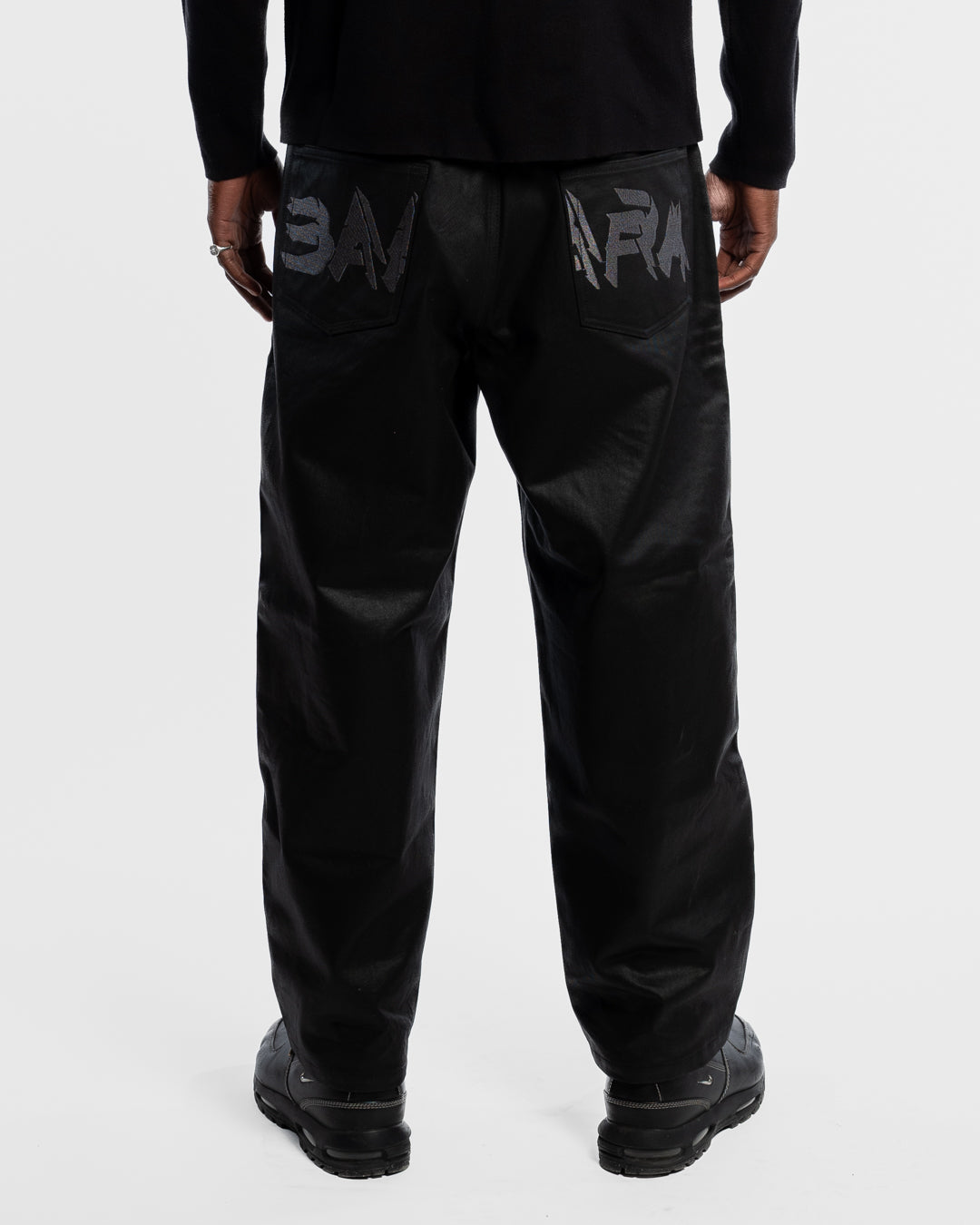 BAARA FW25 - BLACK WAX COATED DENIM