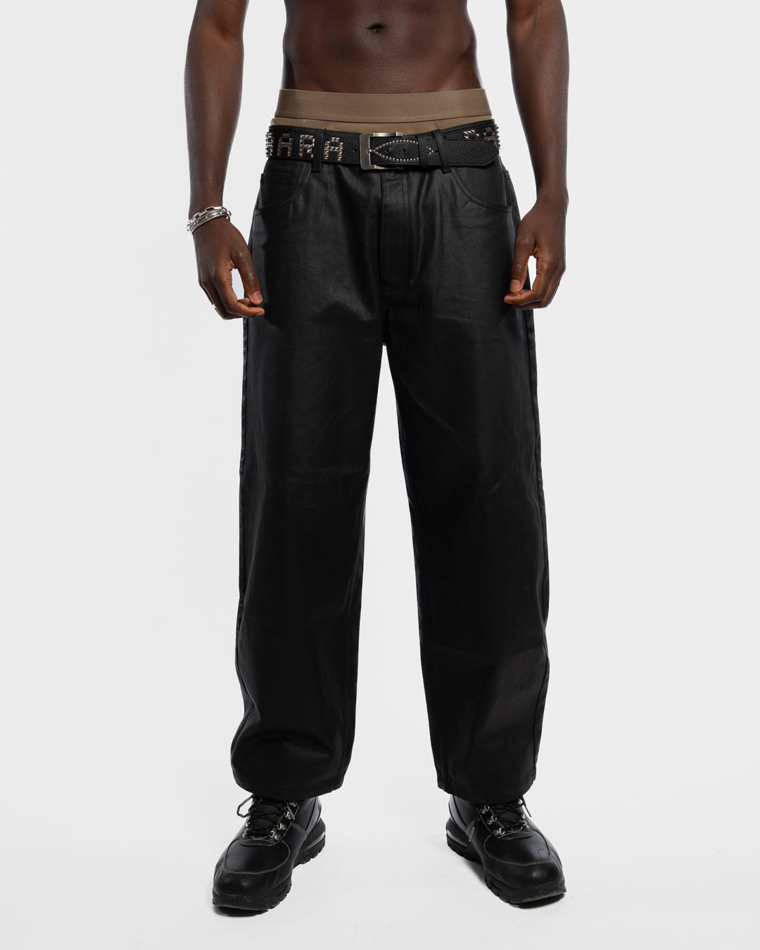 BAARA FW25 - BLACK WAX COATED DENIM