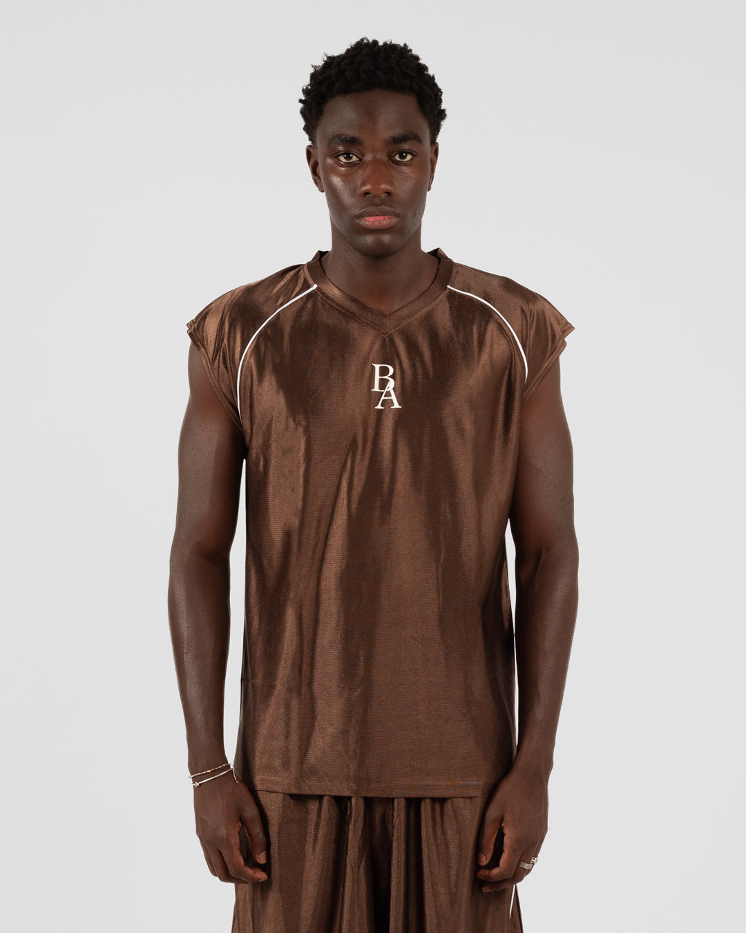 1. BAARA SS26 -  BROWN STREETBALL JERSEY