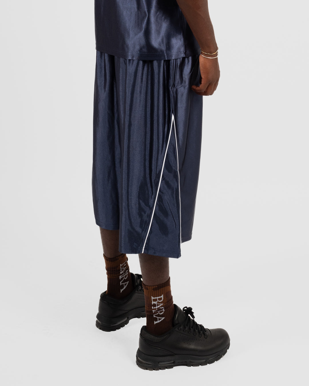 1. BAARA SS26 -  BLUE STREETBALL SHORT