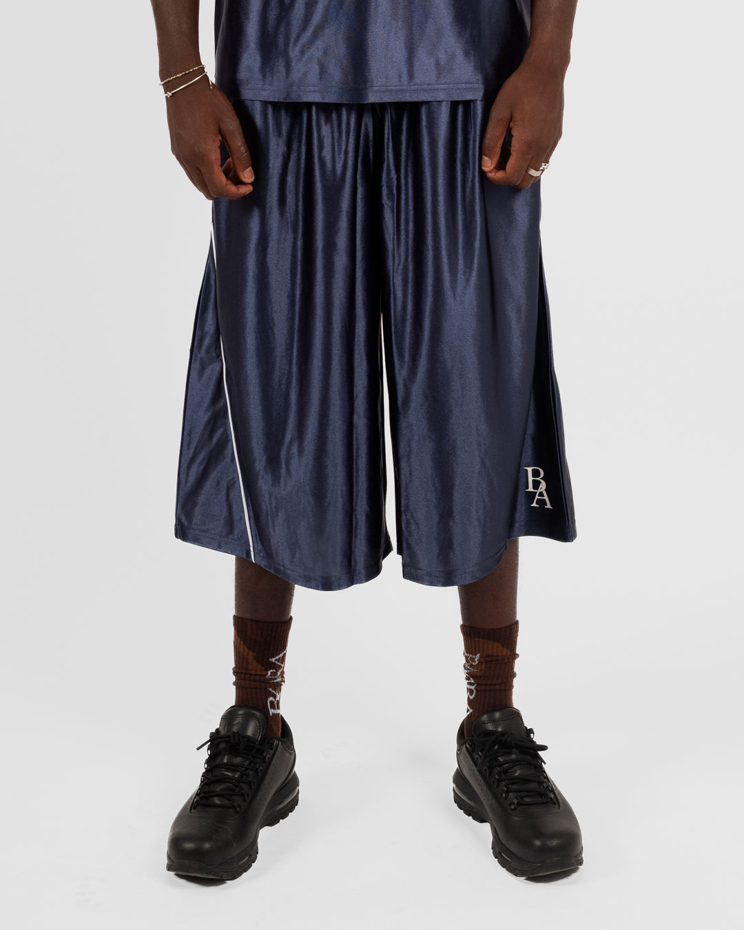 1. BAARA SS26 -  BLUE STREETBALL SHORT