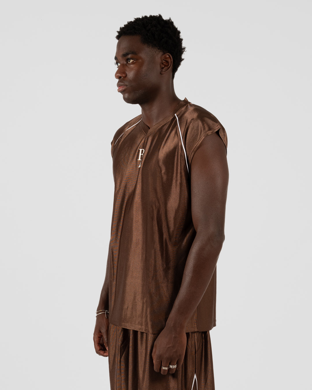 1. BAARA SS26 -  BROWN STREETBALL JERSEY