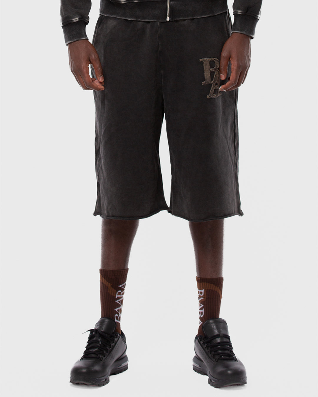 2. BAARA SS26 -  ANTHRACITE SHORT