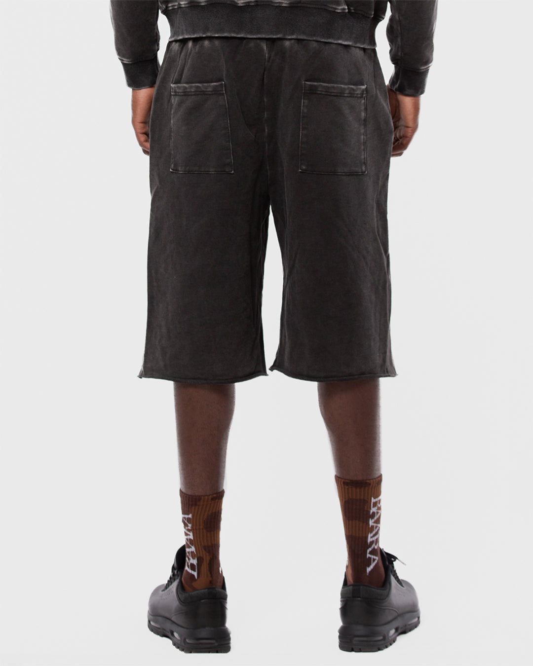 2. BAARA SS26 -  ANTHRACITE SHORT