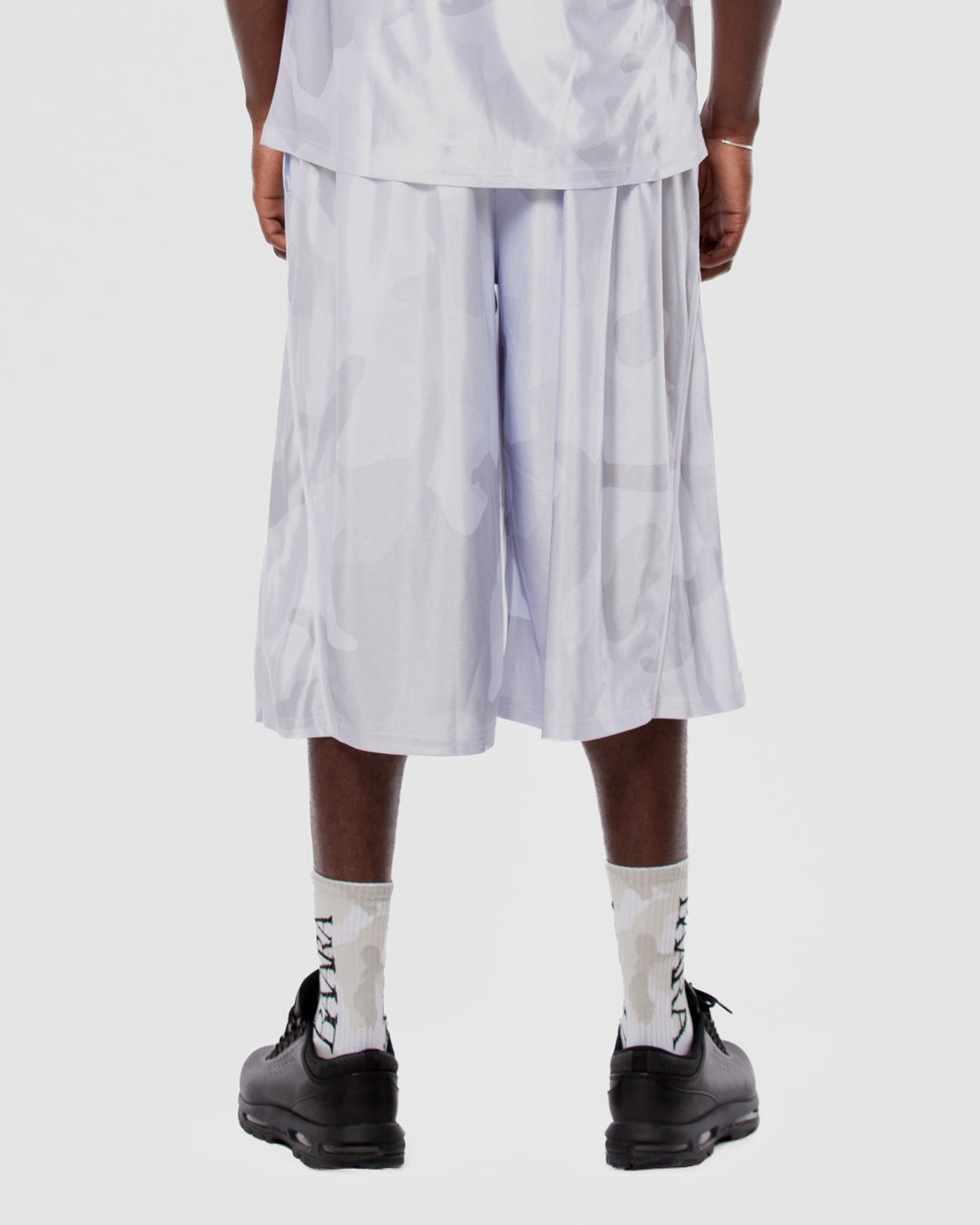 1. BAARA SS26 -  WHITE CAMO STREETBALL SHORT